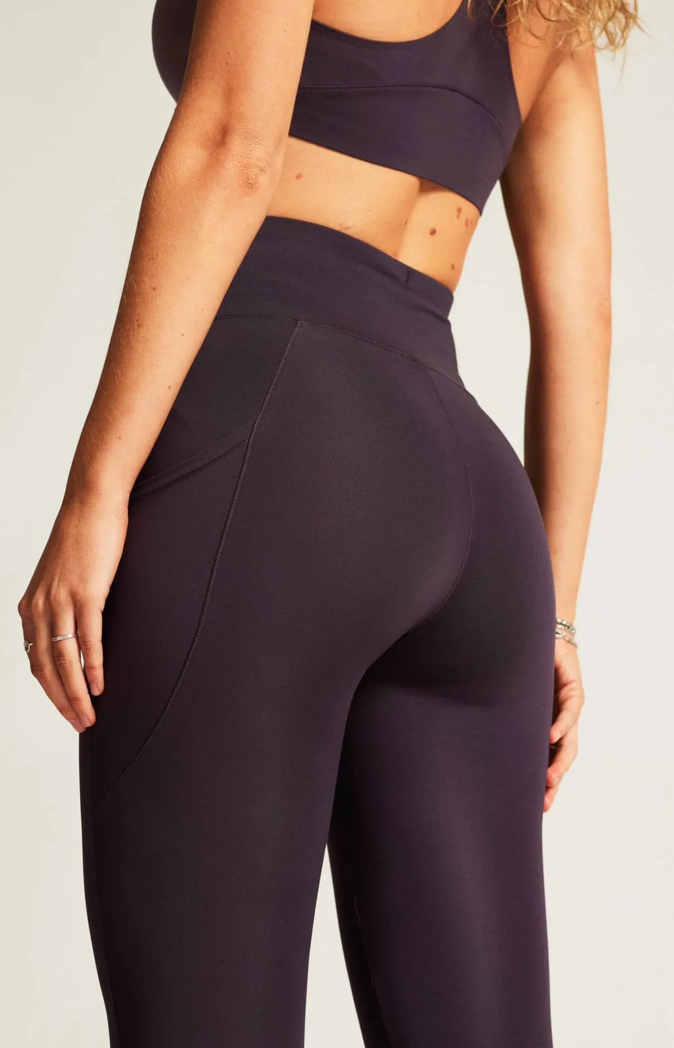 Craft Sportswear Tights|Träning^ADV Essence Capri Tights 2 W Dk Plum