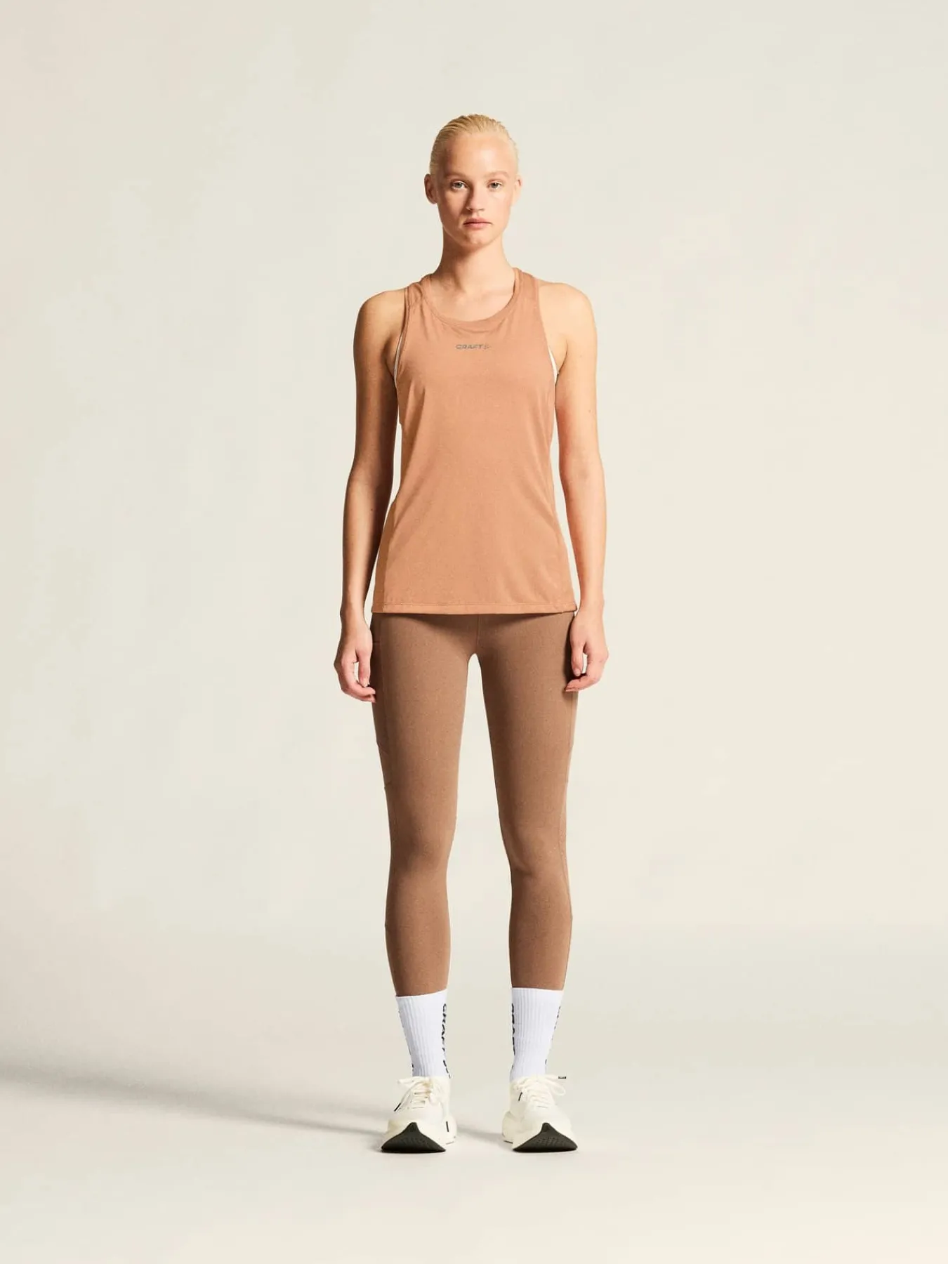 Craft Sportswear Linnen|Träning^ADV Essence Singlet 2 W Light Syrup