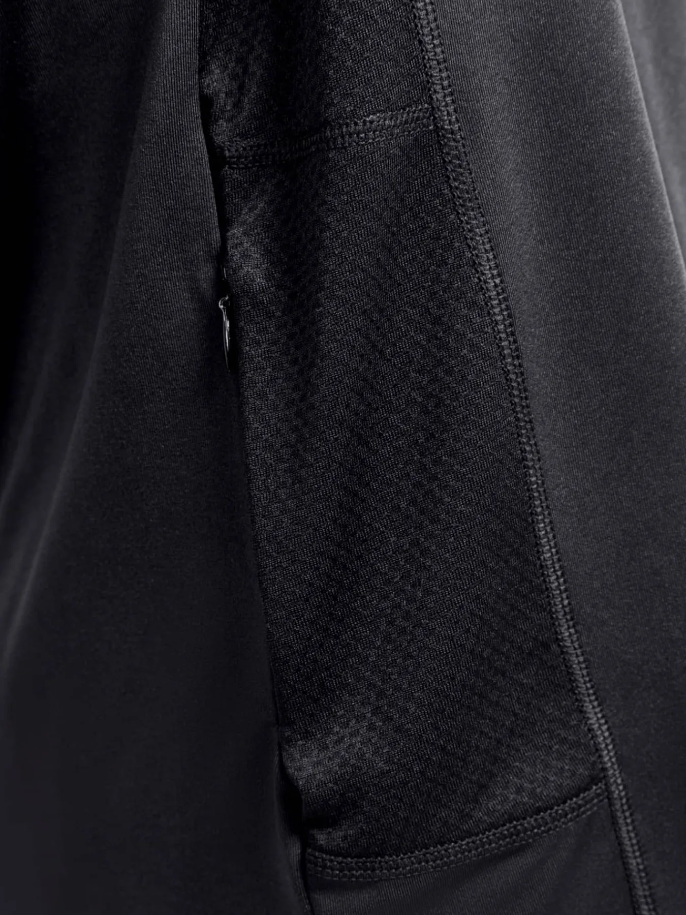Craft Sportswear T-Shirts & Tröjor|Linnen^ADV Essence SL Tee M Black